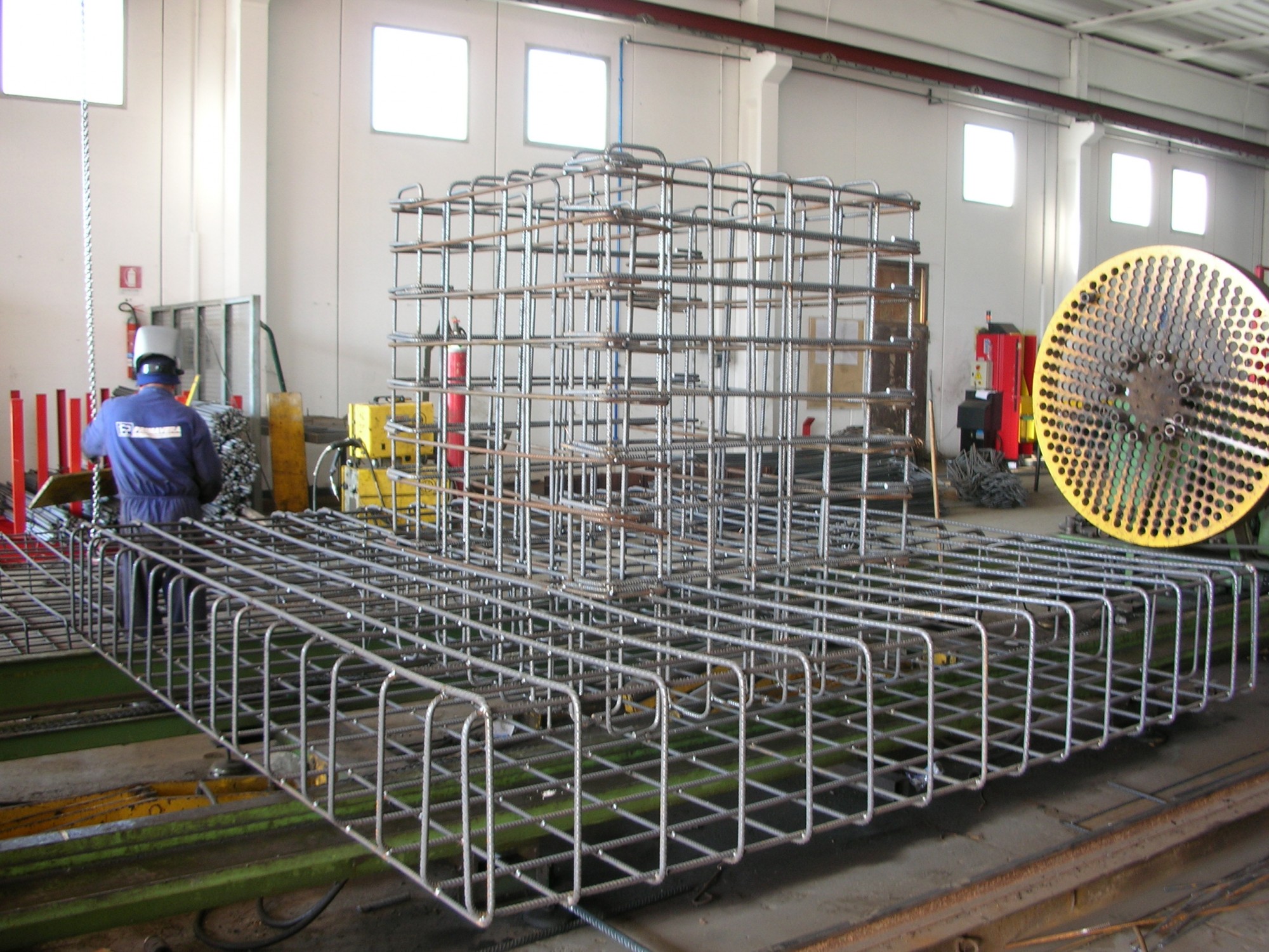 Lavorazione ed assemblaggio armature per cemento armato Pilastri da rivestire