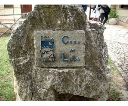 insegna in pietra della Majella per parco nazionale della Majella 